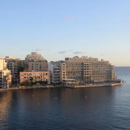 Апартаменты Saint Julians Seafront 200m2 Beautiful Сент Джулианс